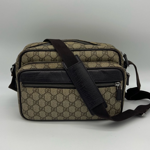 Gucci Handbags - Authentic Gucci GG supreme canvas shoulder bag